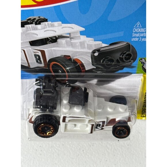 Hot Wheels Car Brick and Motor HW Experimotors Mega Toy Race Cars Kids Gift 1 64 - Picture 4 of 8